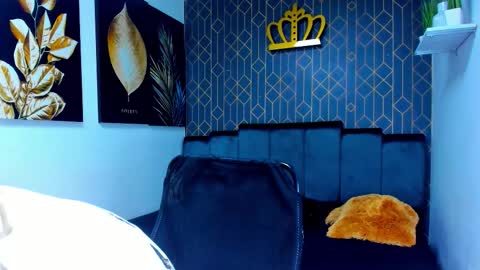 Snapshot of adrian_rae chatting on 11-06-25, 07:04 online show from 11-06-25, 07:04