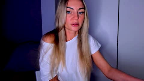 Adriana online show from 01-06-25, 03:29