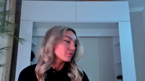 Adriana online show from 01-22-25, 06:10