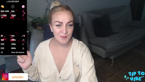 Snapshot of adrianapdes chatting on 01-25-25, 12:16 Adriana Paredes  online show from 01-25-25, 12:16