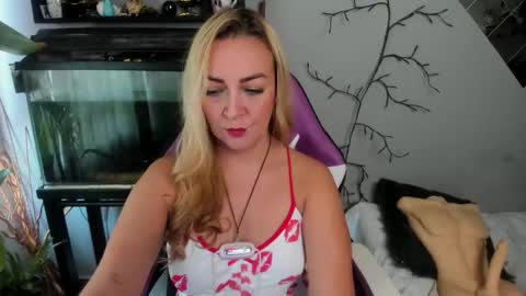 Snapshot of adrianapdes chatting on 09-14-25, 12:59 Adriana Paredes  online show from 09-14-25, 12:59