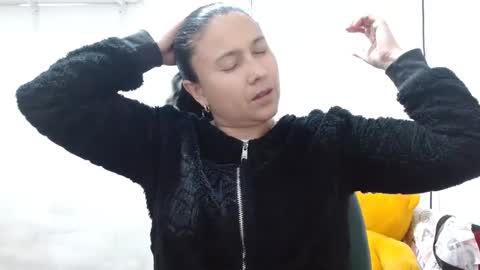 Adriana Tellez online show from 10-10-25, 06:40