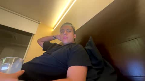 adriannn222 online show from 09-18-25, 05:31