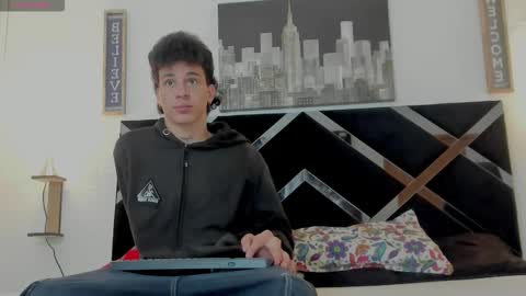 Adrian online show from 11-05-25, 04:01