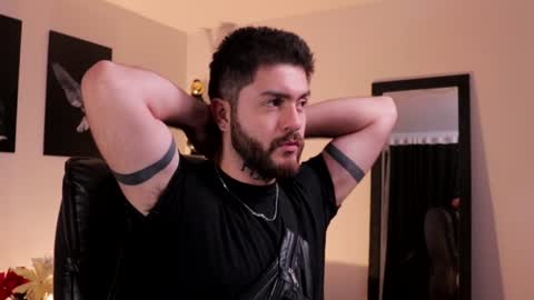 Snapshot of adrianwilliams_ chatting on 01-07-25, 01:06 Adrian Williams online show from 01-07-25, 01:06