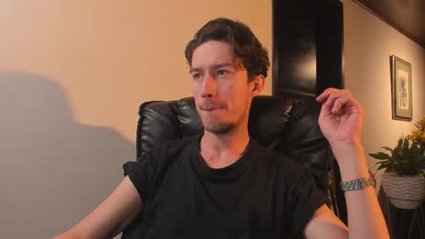 Snapshot of adrianwilliams_ chatting on 01-17-26, 12:15 Adrian Williams online show from 01-17-26, 12:15