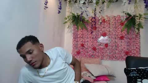 Snapshot of adriel_and_risitos_ chatting on 09-20-25, 05:30 adriel_and_risitos_ online show from 09-20-25, 05:30