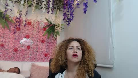 Snapshot of adriel_and_risitos_ chatting on 09-22-25, 05:42 adriel_and_risitos_ online show from 09-22-25, 05:42