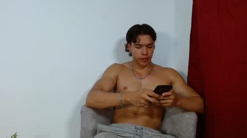 Snapshot of adriel_escalante chatting on 09-25-25, 03:54 adriel_escalante online show from 09-25-25, 03:54