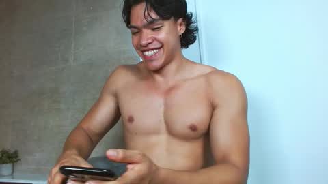 Snapshot of adriel_escalante chatting on 11-02-25, 03:42 adriel_escalante online show from 11-02-25, 03:42