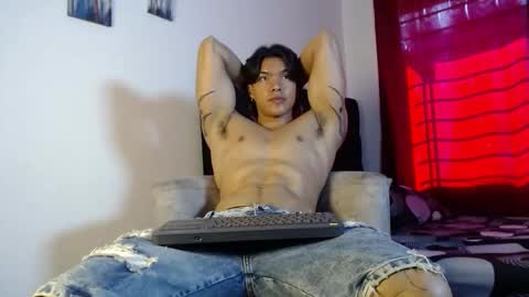 Snapshot of adriel_escalante chatting on 12-13-25, 07:53 adriel_escalante online show from 12-13-25, 07:53