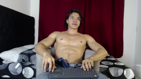 adriel_escalante online show from 01-10-26, 04:14