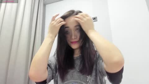 Snapshot of ae_nie chatting on 01-17-25, 12:21 Aenie online show from 01-17-25, 12:21