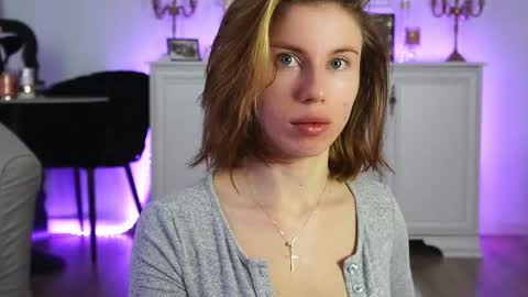 Snapshot of aelia_anara chatting on 11-04-25, 04:00 Aelia online show from 11-04-25, 04:00