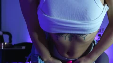 Snapshot of aelia_anara chatting on 11-07-25, 04:23 Aelia online show from 11-07-25, 04:23