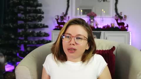 Snapshot of aelia_anara chatting on 11-21-25, 05:50 Aelia online show from 11-21-25, 05:50