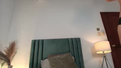 Snapshot of aelinduvalier chatting on 09-16-25, 06:20 aelinduvalier online show from 09-16-25, 06:20