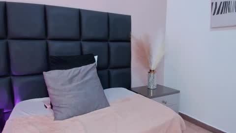 Snapshot of aelinduvalier chatting on 10-16-25, 06:53 aelinduvalier online show from 10-16-25, 06:53