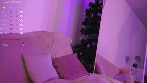 Snapshot of aesthetics__tease chatting on 01-03-25, 06:03 aesthetics__tease online show from 01-03-25, 06:03