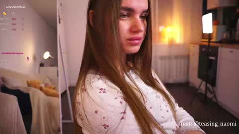 Snapshot of aesthetics__tease chatting on 01-06-25, 02:04 aesthetics__tease online show from 01-06-25, 02:04