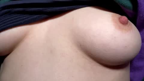 Snapshot of aevra chatting on 12-03-24, 02:58 vegans taste better online show from 12-03-24, 02:58