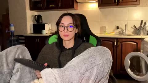 Snapshot of aevra chatting on 12-04-24, 12:41 vegans taste better online show from 12-04-24, 12:41