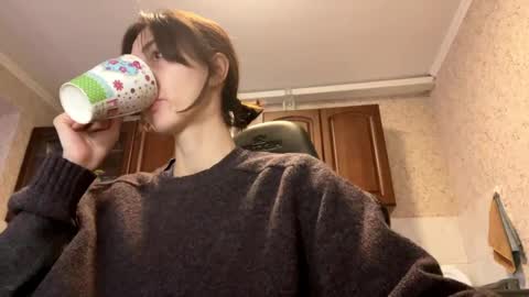 Snapshot of aevra chatting on 12-29-24, 03:13 vegans taste better online show from 12-29-24, 03:13