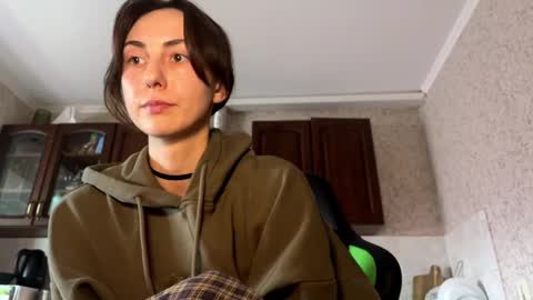 Snapshot of aevra chatting on 02-12-25, 10:15 vegans taste better online show from 02-12-25, 10:15