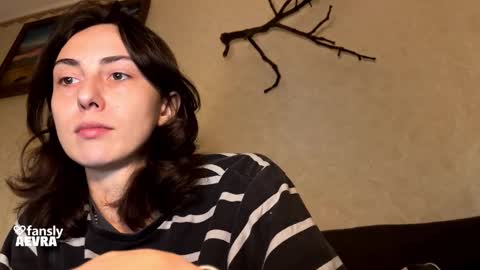 Snapshot of aevra chatting on 11-28-25, 03:58 vegans taste better online show from 11-28-25, 03:58