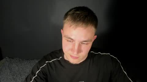 Snapshot of aevrion chatting on 04-14-26, 02:12 Evan online show from 04-14-26, 02:12