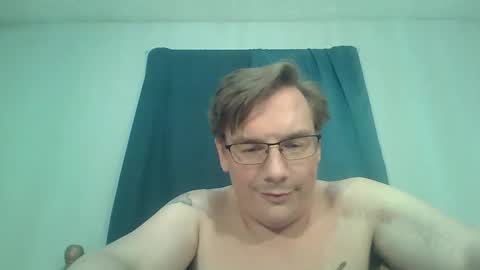 Snapshot of afreeman1 chatting on 10-19-25, 01:06 afreeman1 online show from 10-19-25, 01:06