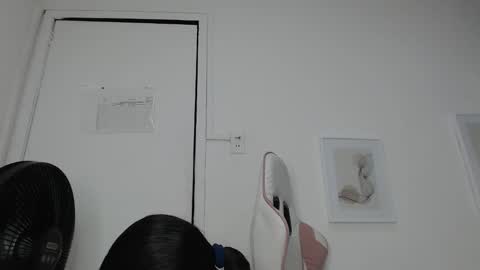 Snapshot of africa_holmes chatting on 02-02-25, 01:12 Africa  online show from 02-02-25, 01:12