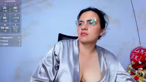 Snapshot of africa_holmes chatting on 02-18-25, 08:27 Africa  online show from 02-18-25, 08:27