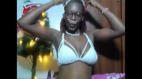 Snapshot of afro_pop chatting on 12-25-24, 02:35 Leah online show from 12-25-24, 02:35