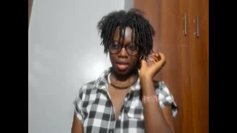 Snapshot of afro_pop chatting on 12-31-24, 09:17 Leah online show from 12-31-24, 09:17