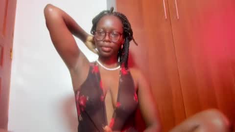 Snapshot of afro_pop chatting on 01-05-25, 11:04 Leah online show from 01-05-25, 11:04