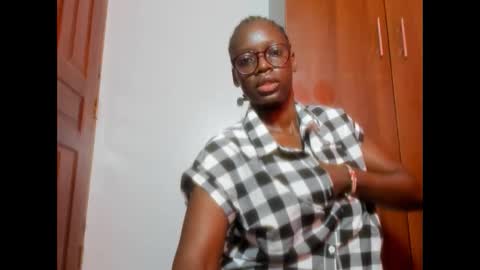 Snapshot of afro_pop chatting on 01-21-25, 07:58 Leah online show from 01-21-25, 07:58