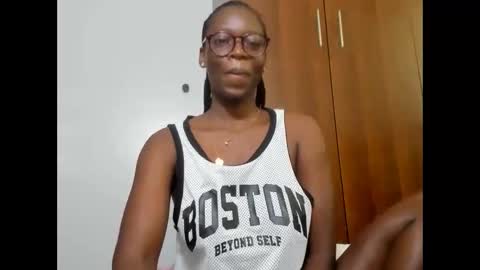 Snapshot of afro_pop chatting on 02-10-25, 04:52 Leah online show from 02-10-25, 04:52