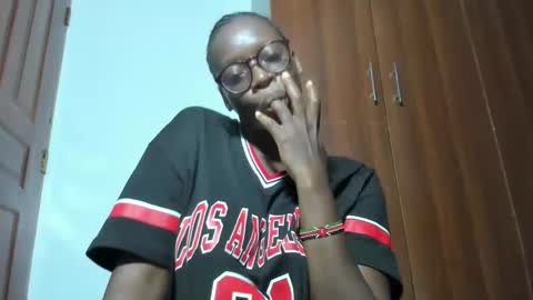 Snapshot of afro_pop chatting on 03-05-25, 12:05 Leah online show from 03-05-25, 12:05