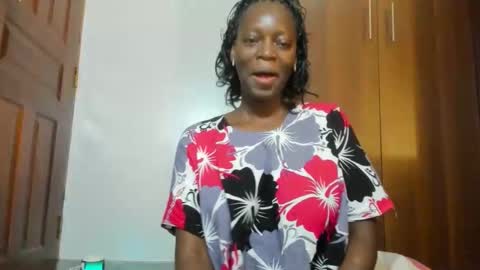 Snapshot of afro_pop chatting on 11-02-25, 12:35 Leah online show from 11-02-25, 12:35