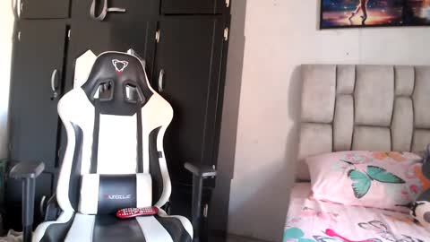 Snapshot of afrodita096 chatting on 01-16-25, 04:18 afrodita096 online show from 01-16-25, 04:18