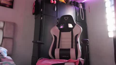 Snapshot of afrodita096 chatting on 02-12-25, 03:05 afrodita096 online show from 02-12-25, 03:05