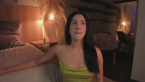 Snapshot of afrodita__25 chatting on 03-01-25, 09:48 Emma online show from 03-01-25, 09:48