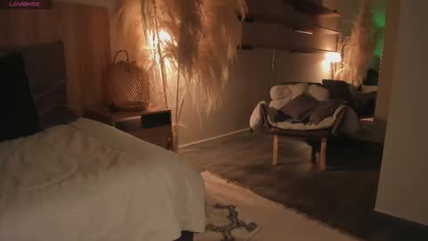 Snapshot of afrodita__25 chatting on 03-12-25, 03:02 Emma online show from 03-12-25, 03:02