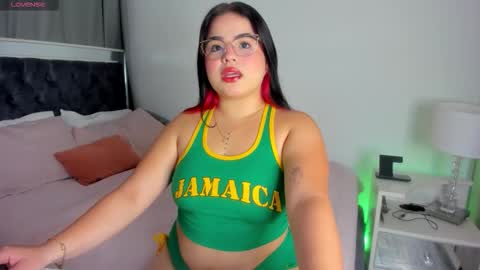 Snapshot of afrodita_grek chatting on 10-29-25, 10:50 Vanessa online show from 10-29-25, 10:50