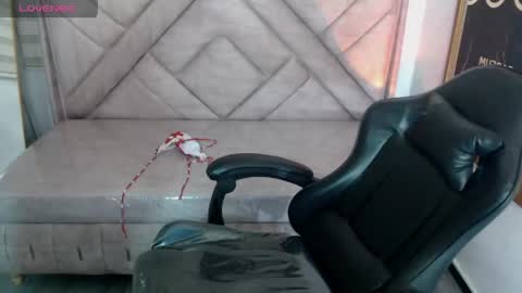 afrodita_wild_v online show from 04-24-26, 01:35