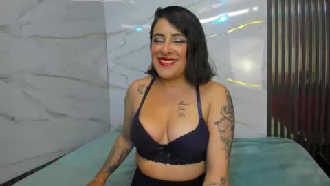 afroditaowen_ online show from 11-12-25, 11:10