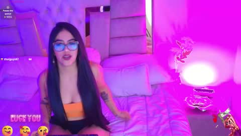 Snapshot of afroditas_11 chatting on 03-10-26, 01:05 afroditas_11 online show from 03-10-26, 01:05