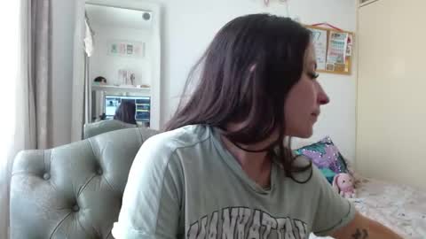 afrodithaa_ online show from 04-22-26, 03:24