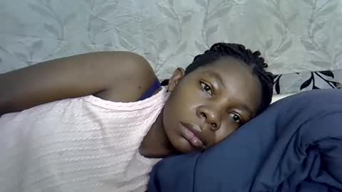 Snapshot of afronubians_ chatting on 02-20-25, 04:28 pink and josphen online show from 02-20-25, 04:28